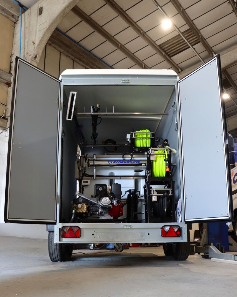 Window cleaning trailer fitout photo 4